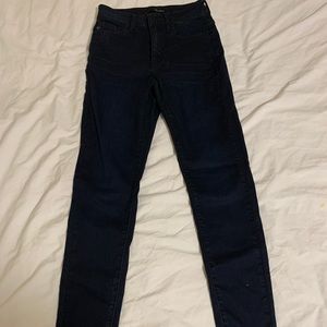 Dark Blue/black high-waisted jeans